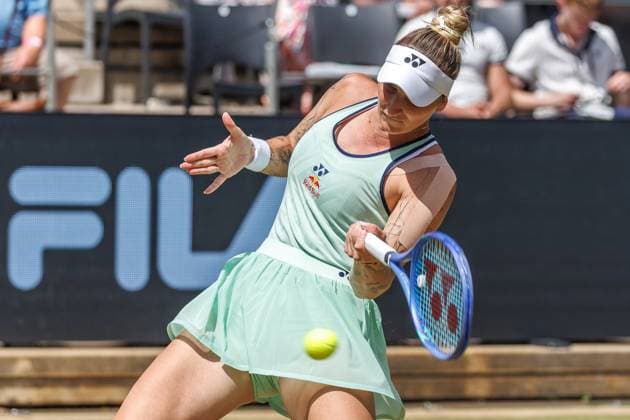 21.06.2025 Tennis: WTA, Tennis Damen Tour- Berlin, Einzel, Damen, Halbfinale, Marketa Vondrousova (CZE) - Samsonova (Russland), Steffi-Graf-Stadion. Marketa Vondrousova retourniert einen Ball. Tennis: WTA-Tour- Berlin