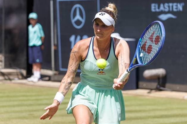 21.06.2025 Tennis: WTA, Tennis Damen Tour- Berlin, Einzel, Damen, Halbfinale, Marketa Vondrousova (CZE) - Samsonova (Russland), Steffi-Graf-Stadion. Marketa Vondrousova retourniert einen Ball. Tennis: WTA-Tour- Berlin
