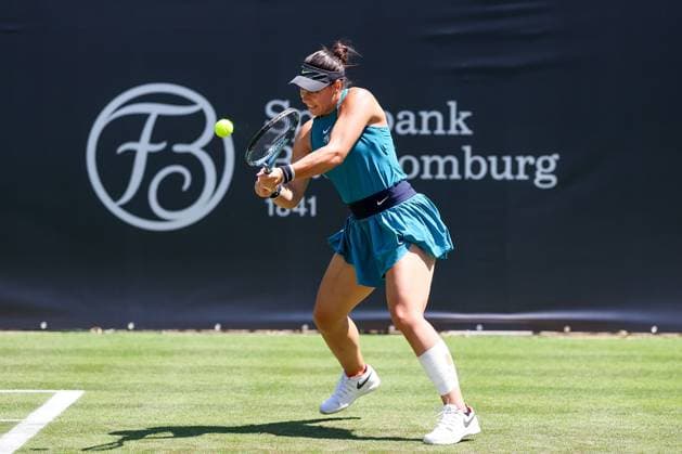 Bad Homburg am 21.06.2025 Tennis Damen Turnier WTA, Tennis Damen 500 Bad Homburg Open powered by Solarwatt 2025 Eva Lys (GER) gegen Ana Konjuh (CRO) v.l., Ana Konjuh (CRO) spielt eine Rückhand. Copyright: JoaquimxFerreira