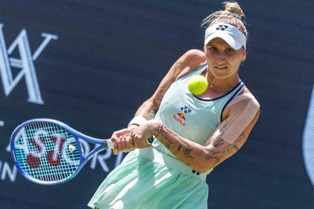 21.06.2025 Tennis: WTA, Tennis Damen Tour- Berlin, Einzel, Damen, Halbfinale, Marketa Vondrousova (CZE) - Samsonova (Russland), Steffi-Graf-Stadion. Marketa Vondrousova retourniert einen Ball. Tennis: WTA-Tour- Berlin