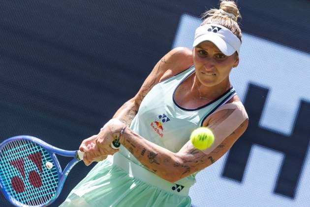 21.06.2025 Tennis: WTA, Tennis Damen Tour- Berlin, Einzel, Damen, Halbfinale, Marketa Vondrousova (CZE) - Samsonova (Russland), Steffi-Graf-Stadion. Marketa Vondrousova retourniert einen Ball. Tennis: WTA-Tour- Berlin