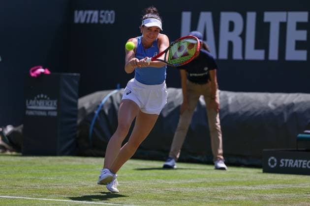 Bad Homburg am 21.06.2025 Tennis Damen Turnier WTA, Tennis Damen 500 Bad Homburg Open powered by Solarwatt 2025 Eva Lys (GER) gegen Ana Konjuh (CRO) v.l., Eva Lys (GER) spielt eine Rückhand. Copyright: JoaquimxFerreira
