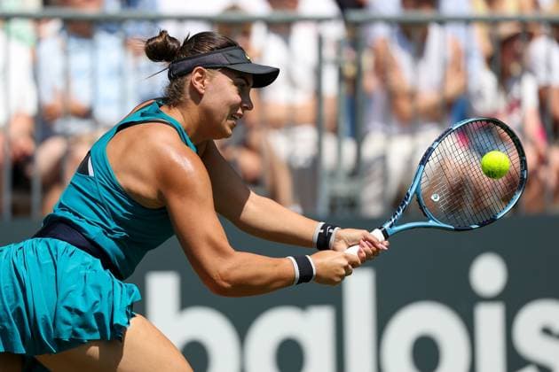 Bad Homburg am 21.06.2025 Tennis Damen Turnier WTA, Tennis Damen 500 Bad Homburg Open powered by Solarwatt 2025 Eva Lys (GER) gegen Ana Konjuh (CRO) v.l., Ana Konjuh (CRO) spielt eine Rückhand. Copyright: JoaquimxFerreira