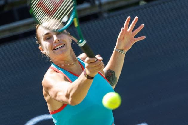 21.06.2025 Tennis: WTA, Tennis Damen Tour- Berlin, Einzel, Damen, Halbfinale, Marketa Vondrousova (CZE) - Samsonova (Russland), Steffi-Graf-Stadion. Aryna Sabalenka retourniert einen Ball. Tennis: WTA-Tour- Berlin