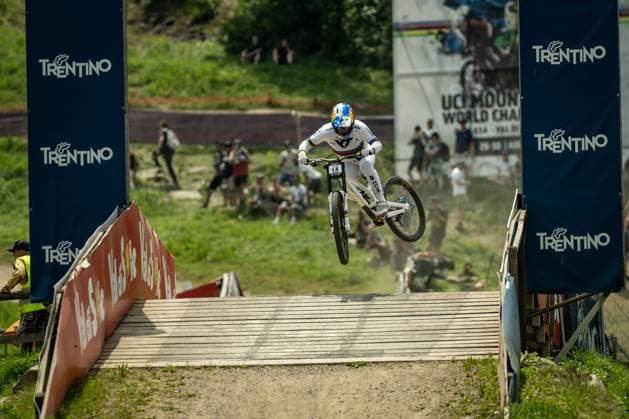 Whoop Mountainbike Downhill Worldcup Val di Sole HÖLL Valentina YT MOBat Whoop Mountainbike Downhill Worldcup Val di Sole, 21.06.2025,in , Foto: Sebastian Sternemann