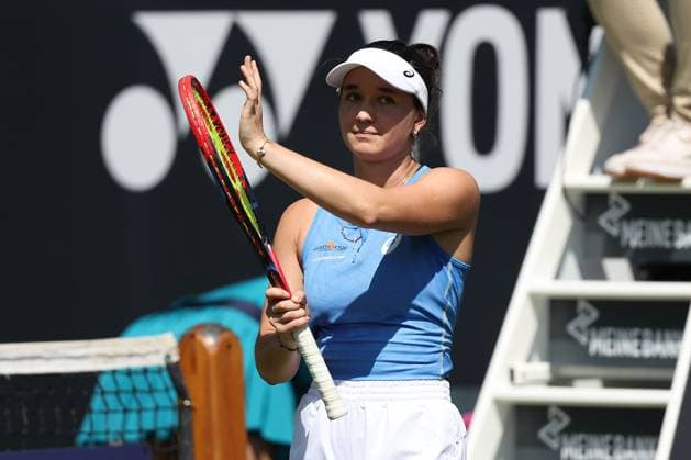 Bad Homburg am 21.06.2025 Tennis Damen Turnier WTA, Tennis Damen 500 Bad Homburg Open powered by Solarwatt 2025 Match Eva Lys (GER) gegen Ana Konjuh (CRO) v.l., Eva Lys (GER) jubelt, bedankt sich bei den Fans Copyright: JoaquimxFerreira
