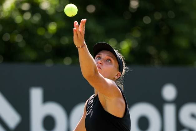 Bad Homburg am 21.06.2025 Tennis Damen Turnier WTA, Tennis Damen 500 Bad Homburg Open powered by Solarwatt 2025 Match Vitalia Djatchenko gegen Yuliia Starodubzeva (UKR) v.l., Yuliia Starodubzeva (UKR) macht einen Aufschlag Copyright: JoaquimxFerreira