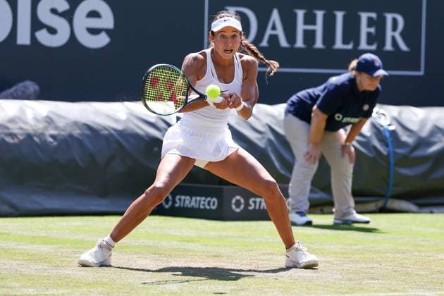 Bad Homburg am 21.06.2025 Tennis Damen Turnier WTA, Tennis Damen 500 Bad Homburg Open powered by Solarwatt 2025 Match Vitalia Djatchenko gegen Yuliia Starodubzeva (UKR) v.l., Vitalia Djatchenko spielt eine Rückhand. Copyright: JoaquimxFerreira