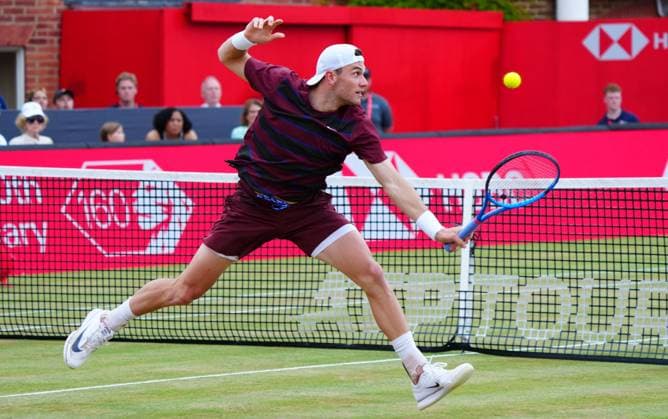 Jack Draper nets a volley towards the end of his semi final defeat to Jiri Lehecka Queen s Club Championships, Day 13, Queen s Club, West Kensington, London, UK - 21 Jun 2025  Copyright: xJavierxGarcia Shutterstockx 15366610ah
