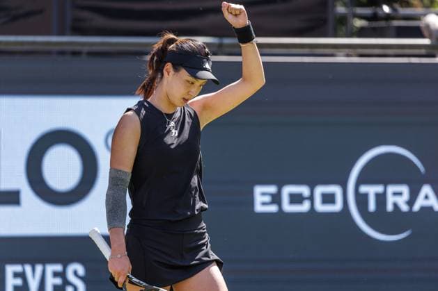 21.06.2025 Tennis: WTA, Tennis Damen Tour- Berlin, Einzel, Damen, Halbfinale, Xinyu Wang (CHN) - Ludmilla Samsonova (Russland), Steffi-Graf-Stadion. Xinyu Wang freut sich über den Sieg. Tennis: WTA-Tour- Berlin