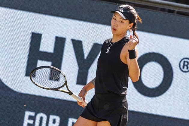 21.06.2025 Tennis: WTA, Tennis Damen Tour- Berlin, Einzel, Damen, Halbfinale, Xinyu Wang (CHN) - Ludmilla Samsonova (Russland), Steffi-Graf-Stadion. Xinyu Wang freut sich über den Sieg. Tennis: WTA-Tour- Berlin