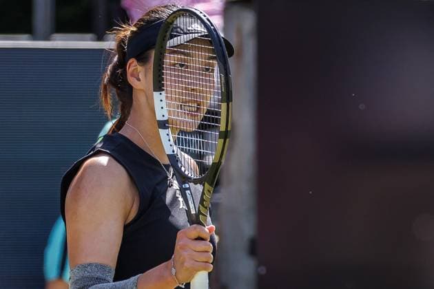 Sport Bilder des Tages 21.06.2025 Tennis: WTA, Tennis Damen Tour- Berlin, Einzel, Damen, Halbfinale, Xinyu Wang (CHN) - Ludmilla Samsonova (Russland), Steffi-Graf-Stadion. Xinyu Wang freut sich über den erspielten Ball. Tennis: WTA-Tour- Berlin