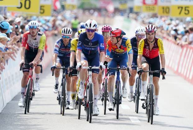 21.06.2025 Schweiz. Tour de Suisse Herren 2025 57 Etappe Neuhausen - Emmetten Bild : Bild : Stefan Kueng (SUI) Team Groupama-FDJ (m) am Ziel in Emmetten.