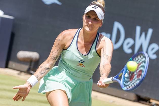 21.06.2025 Tennis: WTA, Tennis Damen Tour- Berlin, Einzel, Damen, Halbfinale, Marketa Vondrousova (CZE) - Samsonova (Russland), Steffi-Graf-Stadion. Marketa Vondrousova retourniert einen Ball. Tennis: WTA-Tour- Berlin