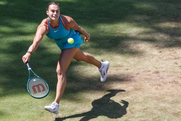 21.06.2025 Tennis: WTA, Tennis Damen Tour- Berlin, Einzel, Damen, Halbfinale, Marketa Vondrousova (CZE) - Samsonova (Russland), Steffi-Graf-Stadion. Aryna Sabalenka retourniert einen Ball. Tennis: WTA-Tour- Berlin