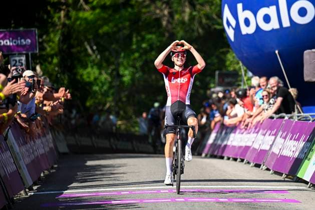 Baloise Belgium Tour 2025 Stage 4 DURBUY, BELGIUM - JUNE 21 : Berckmoes Jenno (BEL) of Lotto Cycling Team celebrating his victory during stage 4 of the 94th edition of Baloise Tour of Belgium an UCI ProSeries 2.Pro cycling road race stage for Men Elite of 173.4 km with start in Durbuy and finish in Durbuy on June 21, 2025 in Durbuy, Belgium, 21 06 2025 ( Motordriver Guy De Vuyst - Durbuy Belgium  Copyright: xTomasxSiskx