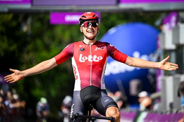 Baloise Belgium Tour 2025 Stage 4 DURBUY, BELGIUM - JUNE 21 : Berckmoes Jenno (BEL) of Lotto Cycling Team celebrating his victory during stage 4 of the 94th edition of Baloise Tour of Belgium an UCI ProSeries 2.Pro cycling road race stage for Men Elite of 173.4 km with start in Durbuy and finish in Durbuy on June 21, 2025 in Durbuy, Belgium, 21 06 2025 ( Motordriver Guy De Vuyst - Durbuy Belgium  Copyright: xTomasxSiskx