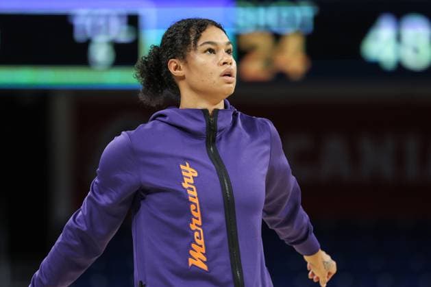 Sport Bilder des Tages Chicago, USA, June 21, 2025: Satou Sabally (0 Phoenix Mercury) is seen before the game between the Chicago Sky and Phoenix Mercury on Saturday June 21, 2025 at Wintrust Arena, Chicago, USA. (NO COMMERCIAL USAGE) (Shaina Benhiyoun SPP)  Copyright: xShainaxBenhiyoun SPPx spp-en-ShBe-8P6A1524