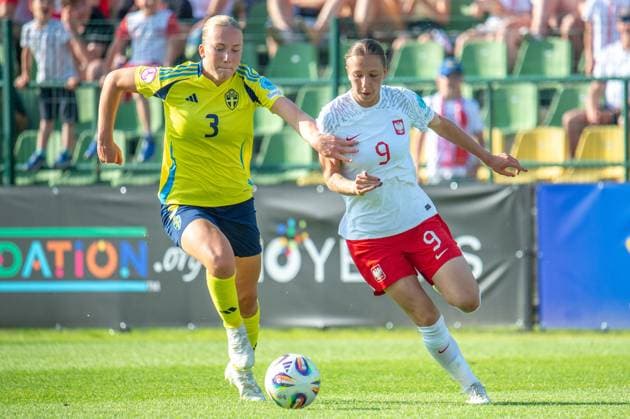 RECORD DATE NOT STATED TARNOBRZEG 21.06.2025 PILKA NOZNA MISTRZOSTWA EUROPY U19 KOBIET 2025 FOOTBALL WOMEN S U19 European Championship, EM, Europameisterschaft 2025 SZWECJA v POLSKA --- SWEDEN v POLAND N Z JULIA GUTOWSKA THINDRA MATTSSON FOT. DOROTA PROKOP ARENA AKCJI NEWSPIX.PL --- newspix.pl 
