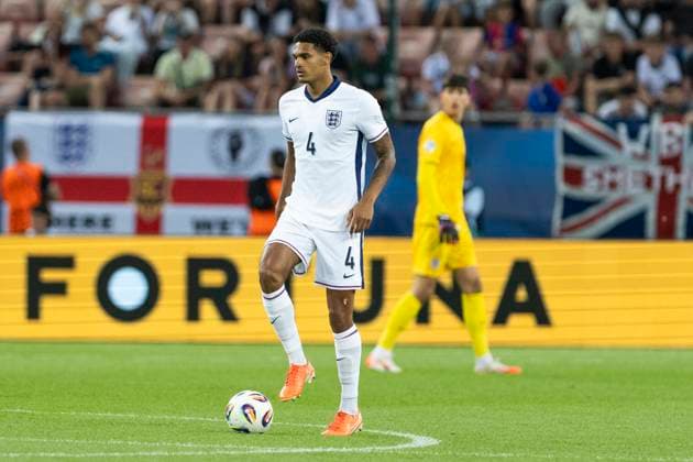 UEFA U21, U 21 Europameisterschaft, Viertelfinale: Spanien - England; 21.06.2025 Jarell Quansah (England, 4) bei der UEFA U21-Europameisterschaft im Viertelfinalspiel zwischen Spanien - England, am 21.06.2025, Anton Malatinsky Stadium, Trnava, Slowakei Copyright: xBEAUTIFULxSPORTS Meuselx
