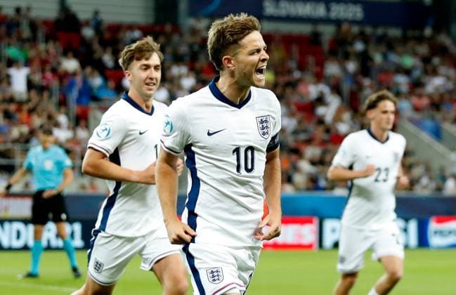 James McAtee of England celebrates scoring a goal after making the score 0-1. Spain U21, U 21 v England U21, UEFA U21 Championship, Quarter-final, Stadion Antona Malatinskeho, Slovakia - 21 Jun 2025  Copyright: xNikolaxKrstic Shutterstockx 15367881bo