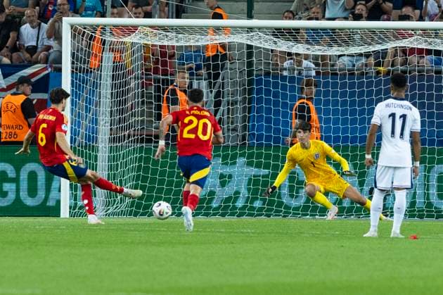 UEFA U21, U 21 Europameisterschaft, Viertelfinale: Spanien - England; 21.06.2025 Javi Guerra (Spanien, 6) erzielt den Anschlusstreffer per Elfmeter bei der UEFA U21-Europameisterschaft im Viertelfinalspiel zwischen Spanien - England, am 21.06.2025, Anton Malatinsky Stadium, Trnava, Slowakei Copyright: xBEAUTIFULxSPORTS Meuselx