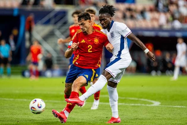 SPAIN U21, U 21 - ENGLAND U21 Marc Pubill of Spain and Jonathan Rowe of England during the UEFA European Under-21 Championship 2025 Quarterfinal football match between Spain U21 and England U21. Stadium City Arena, Trnava, Slovakia, June 21, 2025. Photo by Branislav Racko Copyright: xx 080A2046