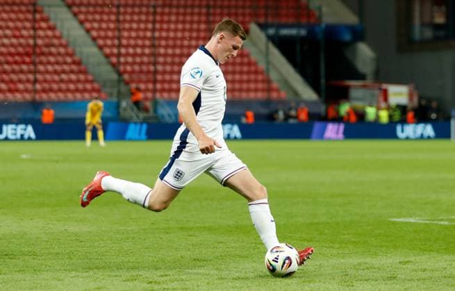 Elliot Anderson of England. Spain U21, U 21 v England U21, UEFA U21 Championship, Quarter-final, Stadion Antona Malatinskeho, Slovakia - 21 Jun 2025  Copyright: xNikolaxKrstic Shutterstockx 15367881ep