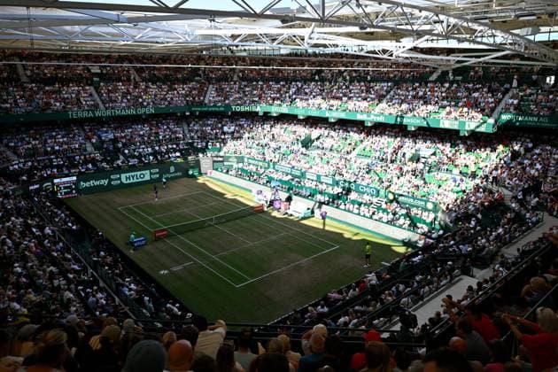 Halle, OWL Arena, 21.06.25, GER, Herren, Tennis, Terra Wortmann Open 2025, Halbfinale Bild: Stadionansicht. Ausverkaufte OWL-Arena Nordrhein-Westfalen Deutschland