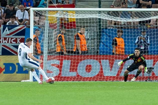 UEFA U21, U 21 Europameisterschaft, Viertelfinale: Spanien - England; 21.06.2025 Elliot Anderson (England, 8) erzielt das Tor zum 3:1 Endstand bei der UEFA U21-Europameisterschaft im Viertelfinalspiel zwischen Spanien - England, am 21.06.2025, Anton Malatinsky Stadium, Trnava, Slowakei Copyright: xBEAUTIFULxSPORTS Meuselx