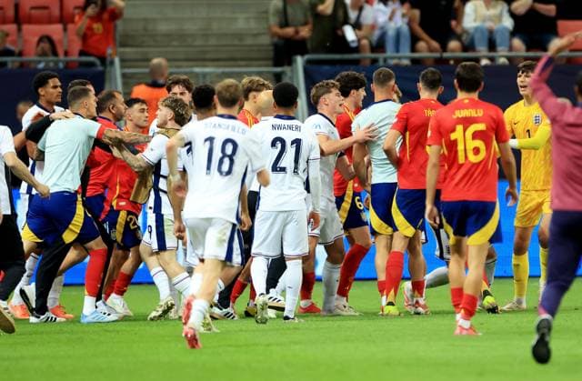 A clash between both teams takes place. Spain U21, U 21 v England U21, UEFA U21 Championship, Quarter-final, Stadion Antona Malatinskeho, Slovakia - 21 Jun 2025  Copyright: xNikolaxKrstic Shutterstockx 15367881gg