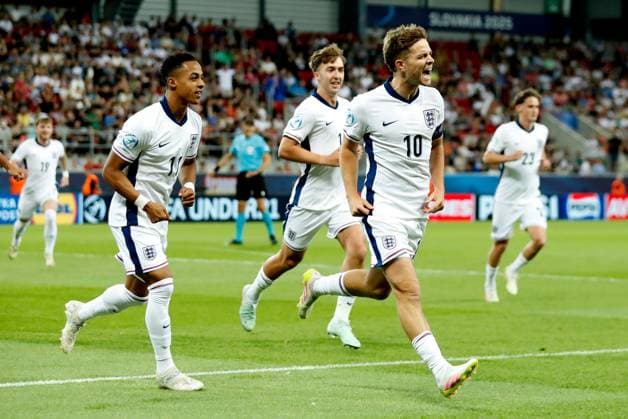 James McAtee of England celebrates scoring a goal after making the score 0-1. Spain U21, U 21 v England U21, UEFA U21 Championship, Quarter-final, Stadion Antona Malatinskeho, Slovakia - 21 Jun 2025  Copyright: xNikolaxKrstic Shutterstockx 15367881gt