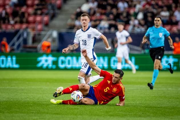 SPAIN U21, U 21 - ENGLAND U21 Cesar Tarrega of Spain and Jay Stansfield of England during the UEFA European Under-21 Championship 2025 Quarterfinal football match between Spain U21 and England U21. Stadium City Arena, Trnava, Slovakia, June 21, 2025. Photo by Branislav Racko Copyright: xx 080A2170