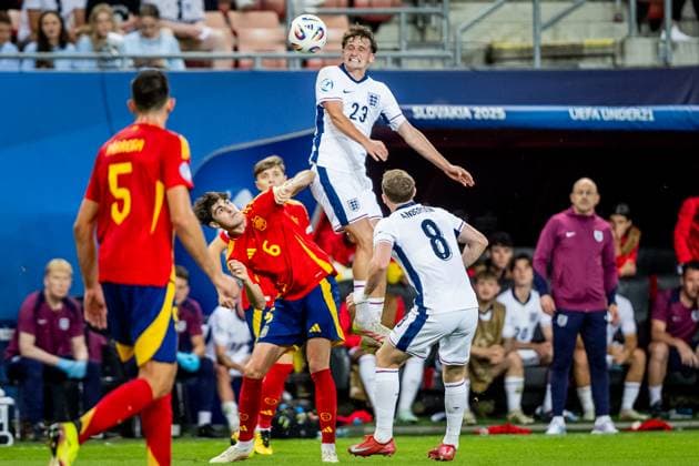 SPAIN U21, U 21 - ENGLAND U21 Javi Guerra of Spain and Tyler Morton of England during the UEFA European Under-21 Championship 2025 Quarterfinal football match between Spain U21 and England U21. Stadium City Arena, Trnava, Slovakia, June 21, 2025. Photo by Branislav Racko Copyright: xx 080A2252