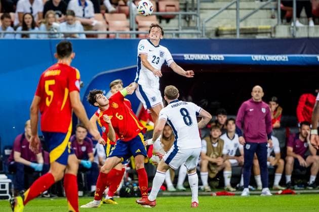 SPAIN U21, U 21 - ENGLAND U21 Javi Guerra of Spain and Tyler Morton of England during the UEFA European Under-21 Championship 2025 Quarterfinal football match between Spain U21 and England U21. Stadium City Arena, Trnava, Slovakia, June 21, 2025. Photo by Branislav Racko Copyright: xx 080A2251