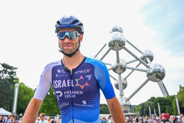 Baloise Belgium Tour 2025 Stage 5 BRUSSEL, BELGIUM - JUNE 22 : Van Asbroeck Tom (BEL) of Israel - Premier Tech before the start of the race during stage 5 of the 94th edition of Baloise Tour of Belgium an UCI ProSeries 2.Pro cycling road race stage for Men Elite of 183.2 km with start in Brussel and finish in Brussel on June 22, 2025 in Brussel, Belgium, 22 06 2025 ( Motordriver Guy De Vuyst - Brussel Belgium  Copyright: xTomasxSiskx