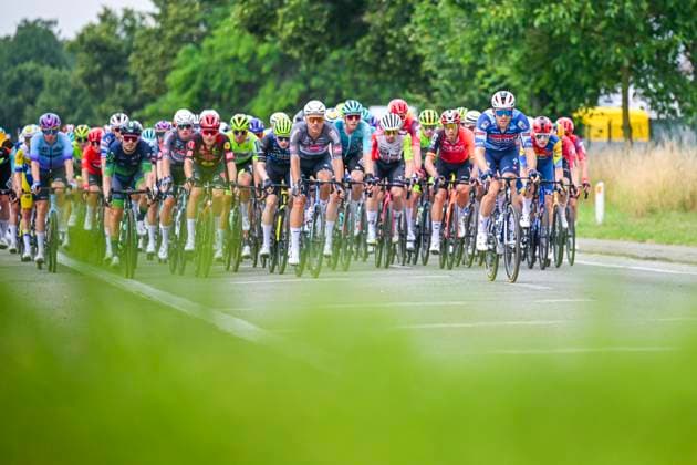 Baloise Belgium Tour 2025 Stage 5 BRUSSEL, BELGIUM - JUNE 22 : Illustration picture of the peloton during stage 5 of the 94th edition of Baloise Tour of Belgium an UCI ProSeries 2.Pro cycling road race stage for Men Elite of 183.2 km with start in Brussel and finish in Brussel on June 22, 2025 in Brussel, Belgium, 22 06 2025 ( Motordriver Guy De Vuyst - Brussel Belgium  Copyright: xTomasxSiskx