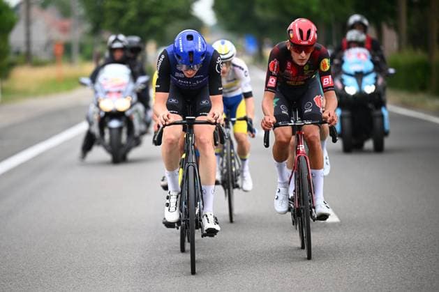 Baloise Belgium Tour 2025 Stage 5 BRUSSEL, BELGIUM - JUNE 22 : Lauryssen Yorben (BEL) of Pauwels Sauzen - Cibel Clementines, Hillen Michiel (BEL) of Baloise Glowi Lions in the escape pack during stage 5 of the 94th edition of Baloise Tour of Belgium an UCI ProSeries 2.Pro cycling road race stage for Men Elite of 183.2 km with start in Brussel and finish in Brussel on June 22, 2025 in Brussel, Belgium, 22 06 2025 ( Motordriver Guy De Vuyst - Brussel Belgium  Copyright: xTomasxSiskx