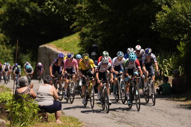 The pack rides cycles during the stage 8 of the Giro Next Gen 2025, from Pinerolo (To) to Pinerolo (To), 147 km, Italy - Sunday, June 22, 2025. - cycling.  Copyright: xFabioxFerrari LaPressex