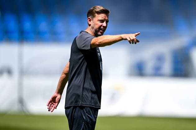 Florian Kohfeldt (SV Darmstadt 98, Trainer) gestikuliert, GER, Trainingsauftakt, SV Darmstadt 98 Fussball, 2. Bundesliga, Spielzeit 2025 2026, 22.06.2025 GER, Trainingsauftakt, SV Darmstadt 98 Fussball, 2. Bundesliga, Spielzeit 2025 2026, 22.06.2025 Darmstadt