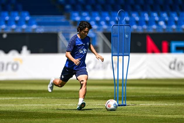 Yosuke Furukawa (SV Darmstadt 98) am Ball, GER, Trainingsauftakt, SV Darmstadt 98 Fussball, 2. Bundesliga, Spielzeit 2025 2026, 22.06.2025 GER, Trainingsauftakt, SV Darmstadt 98 Fussball, 2. Bundesliga, Spielzeit 2025 2026, 22.06.2025 Darmstadt