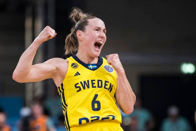 250622 Frida Eldebrink of Sweden celebrates during the FIBA Women s Eurobasket 2025 match between Sweden and Spain on June 22, 2025 in Hamburg. Photo: Emma Wallskog BILDBYRAN COP 320 EW0539 basket basketball basket-em basket-em 2025 em fiba womens eurobasket 2025 european championships sverige sweden spain spanien dam bbeng bbauto jubel Copyright: EMMAxWALLSKOG BB250622EW023