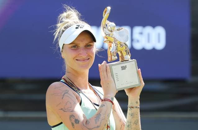 Siegerin Marketa Vondrousova (CZE) mit Pokal im Steffi Graf Stadion Finale HYLO Berlin Tennis Open Damen auf Rasen 22.06.2025