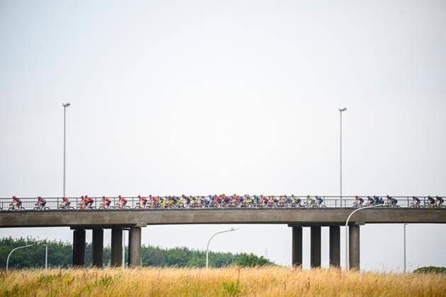 Baloise Belgium Tour 2025 Stage 5 BRUSSEL, BELGIUM - JUNE 22 : Illustration picture of the peloton during stage 5 of the 94th edition of Baloise Tour of Belgium an UCI ProSeries 2.Pro cycling road race stage for Men Elite of 183.2 km with start in Brussel and finish in Brussel on June 22, 2025 in Brussel, Belgium, 22 06 2025 ( Motordriver Guy De Vuyst - Brussel Belgium  Copyright: xTomasxSiskx