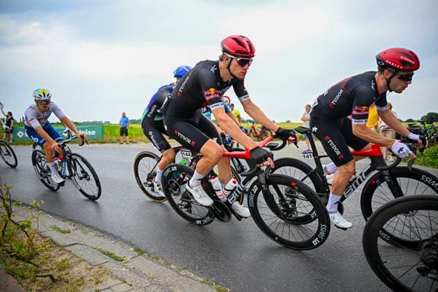 Baloise Belgium Tour 2025 Stage 5 BRUSSEL, BELGIUM - JUNE 22 : Kluckers Arthur (LUX) of Tudor Pro Cycling Team in action during stage 5 of the 94th edition of Baloise Tour of Belgium an UCI ProSeries 2.Pro cycling road race stage for Men Elite of 183.2 km with start in Brussel and finish in Brussel on June 22, 2025 in Brussel, Belgium, 22 06 2025 ( Motordriver Guy De Vuyst - Brussel Belgium  Copyright: xTomasxSiskx