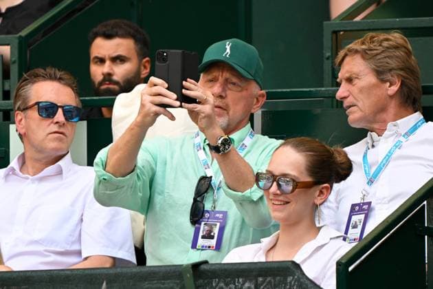 Halle, OWL Arena, 22.06.25, GER, Herren, Tennis, Terra Wortmann Open 2025, Finale: Alexander BUBLIK (KAZ) - Daniil MEDVEDEV Bild: v.li. Turnierdirektor Ralf WEBER mit Boris BECKER Nordrhein-Westfalen Deutschland