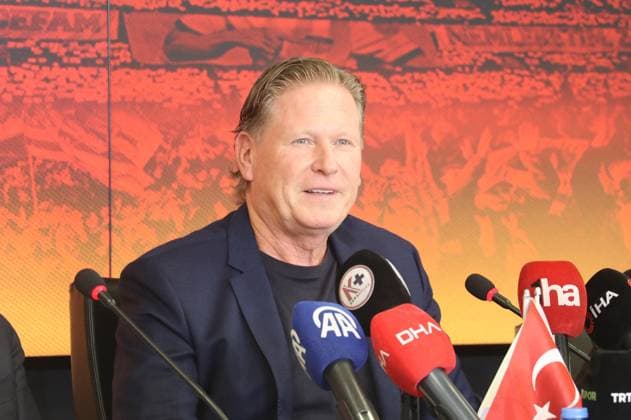 Sport Themen der Woche KW25 Sport Bilder des Tages German coach Markus Gisdol KAYSERI, TURKIYE - JUNE 22: German coach Markus Gisdol signs a two-year contract as the new head coach of Bellona Kayserispor during an official ceremony in Kayseri, Turkiye, on June 22, 2025. Ergun Haktaniyan Anadolu Kayseri Turkey. Editorial use only. Please get in touch for any other usage.  Copyright: x2025xAnadoluxErgunxHaktaniyanx