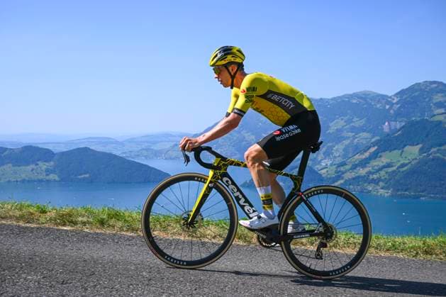 Tour de Suisse 2025 Stage 8 EMMETTEN STOCKHUTTE, SWITZERLAND - JUNE 22 : Lemmen Bart (NED) of Team Visma Lease a Bike in action during stage 8 of the 88th edition of Tour de Suisse an UCI World Tour 2.UWT Individual Time Trial stage for Men Elite of 10.1 km with start in Beckenried and finish in Emmetten Stockhutte on June 22, 2025 in Emmetten Stockhutte, Switzerland, 22 06 2025 ( Motordriver Kenny Verfaillie - Emmetten Stockhutte Switzerland  Copyright: xVincentxKalutx