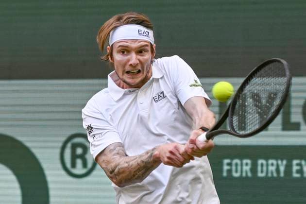 Bilder des Jahres 2025, Sport 06 Juni Sport Themen der Woche KW25 Sport Bilder des Tages Alexander Bublik KAZ 22.06.2025 Tennis TERRA WORTMANN OPEN ATP, Tennis Herren 500, OWL ARENA, TERRA WORTMANN OPEN, NRW Germany *** Alexander Bublik KAZ 22 06 2025 Tennis TERRA WORTMANN OPEN ATP 500, OWL ARENA, TERRA WORTMANN OPEN, NRW Germany Copyright: xpepphotox xHorstxMauelshagenx pep00321, pep_20250622_hm_71715
