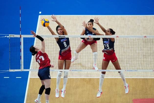 Sport Bilder des Tages South Korea v Dominican Republic - FIVB Volleyball Nations League (VNL) ISTANBUL, TURKIYE - JUNE 22: Sohwi Kang (97) of South Korea in action against Alondra DenisTapia Cruz (8) of Dominican Republic during FIVB Women s Volleyball Nations League (VNL) 2nd week volleyball match between South Korea and Dominican Republic at Sinan Erdem Dome in Istanbul, Turkiye on June 22, 2025. Hakan Akgun Anadolu Istanbul Turkey. Editorial use only. Please get in touch for any other usage.  Copyright: x2025xAnadoluxHakanxAkgunx